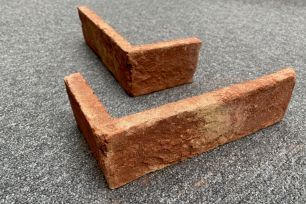Cornerpiece Irish Red